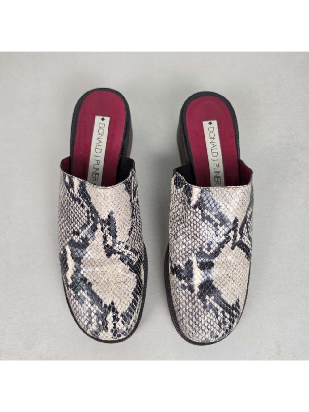 Donald J Pliner Size 8N Leather Mules Snakeskin Heel Closed Toe Beige Black - Picture 3 of 12